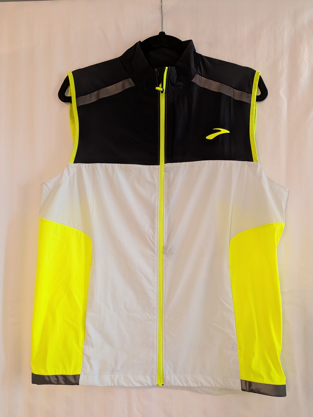 MENS BROOKS RUN VISIBLE INSULATED VEST SIZE MEDIUM LIKE NEW 🏃🏃🏃🏃🏃